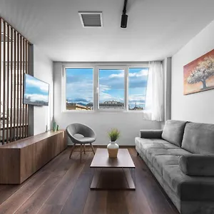 Ultima, Nilie Hospitality Mgmt Apartament