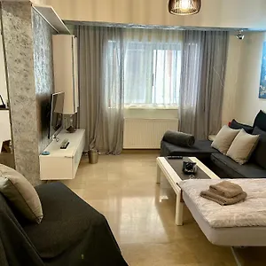 Super Nuova - Private Parking Apartament
